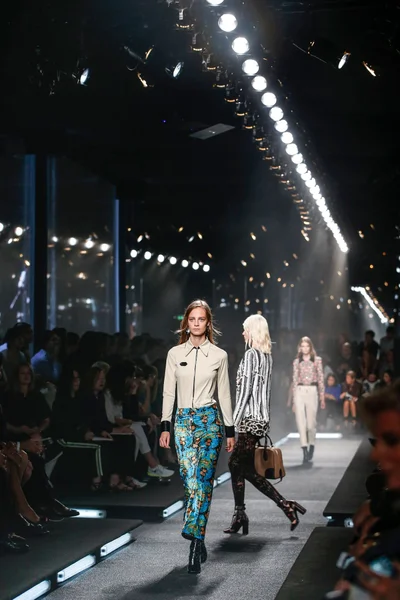 Look 26